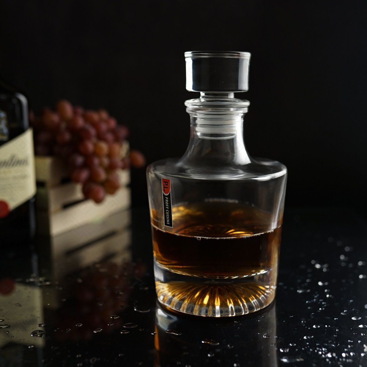 Штоф с крышкой Shell 750 мл стекло PL - BarWare