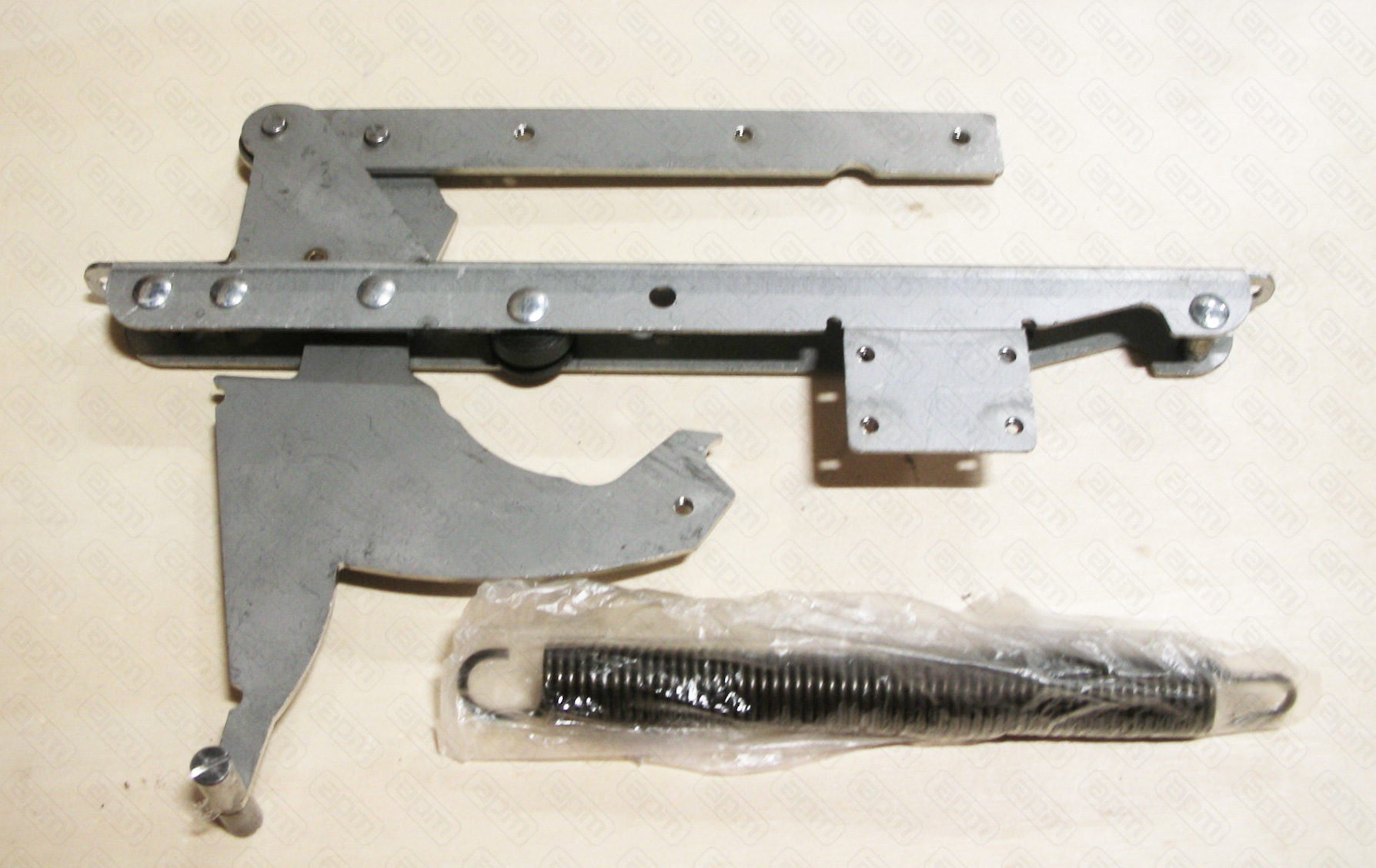 Петля двери правая DOOR HINGERIGHT